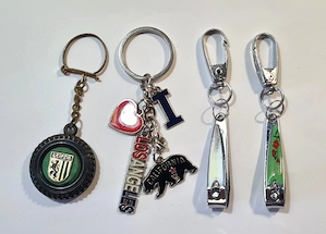 lot de 4 brelocuri (cu unghiere)