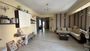 Apartament decomandat cu 3 camere si 2 bai, un loc de parcare inclus, situat în zona Compozitori, 
