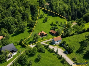 FILM! Proprietate autentica, Bran-Simon, 4.300 mp teren, casa traditionala + anexe - imagine 12