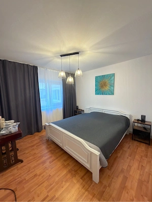     Închiriez pe termen lung apartament 3 camere decomandat   Călărași