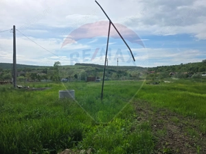 Casă la roșu cu teren mare, cadru natural deosebit Iernut-Mures - imagine 11