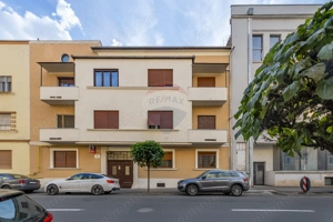 Apartament cu 4 camere de vânzare în zona Ultracentral