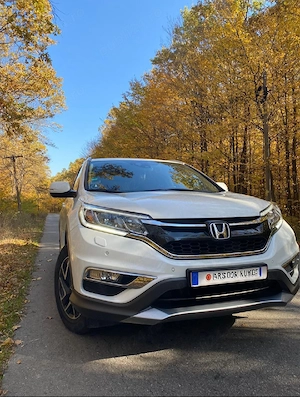 Mașină performanta, compactă care oferă confort, spațiu și eficiență. - imagine 9