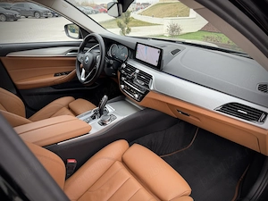 BMW Seria 5 520d  X DRIVE   Harman Kardon   Keyless   Navi 4K - imagine 6