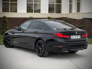BMW Seria 5 520d  X DRIVE   Harman Kardon   Keyless   Navi 4K - imagine 4