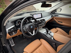 BMW Seria 5 520d  X DRIVE   Harman Kardon   Keyless   Navi 4K - imagine 5