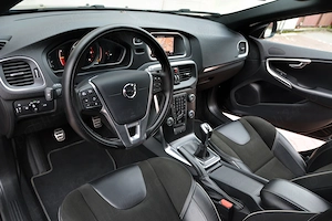 Volvo V40   R-Design   Keyless   Panoramic - imagine 5