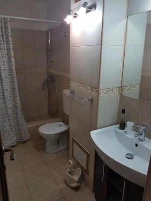 InchInchiriez apartament 2 camere in bloc reabilitat,la parter,zona Lapus  Hellins - imagine 4
