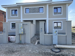 Proprietar, la PADURE, de vanzare duplex mare (253mp construiti si 530mp teren per unitate),