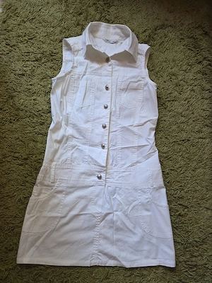 Rochie alba denim de vara, cu butoni metalici