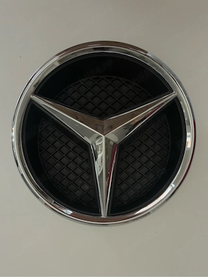 Emblemă grilă față Mercedes OEM A0008880060 W205 W176 CLA GLA GLK - imagine 2