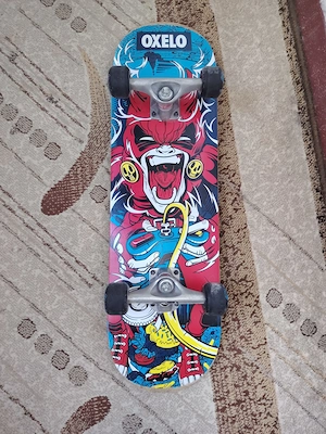 vand skateboard pentru adolescenti