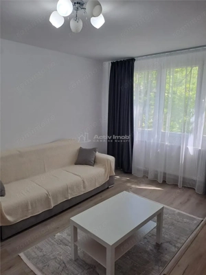 3 camere, Sebastian, Totul Nou