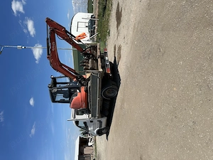 Prestări servici buldoexcavator