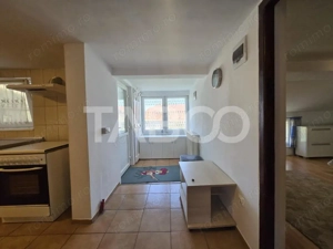 Apartament 2 camere de inchiriat decomandat 60 mpu zona Lupeni Sibiu - imagine 7