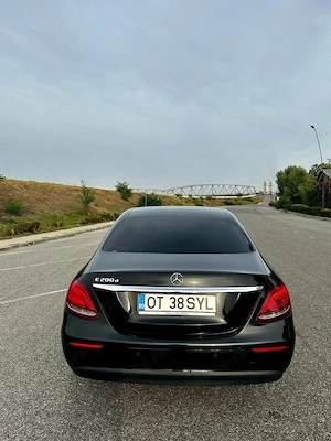 Mercedes-Benz E W213 E220d 150CP 9G-Tronic Limousine - imagine 5