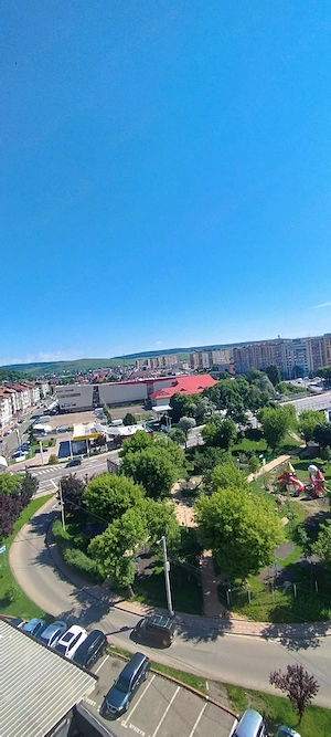 Garsinieră centru bloc cu apartamente decomandată - imagine 5