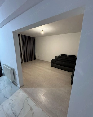 Inchiriez ap 2 camere, decomandat, zona Jysk (Florești)  - imagine 3