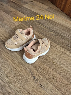 Adidasi copii noi marimea 24