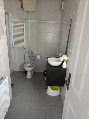Casa locuibila imediat, centrala gaz, teren si curte proprie   zona buna - birou - imagine 9