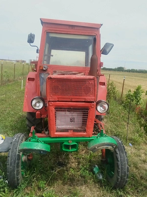 Tractor U445 cu 2 manete+utilaje