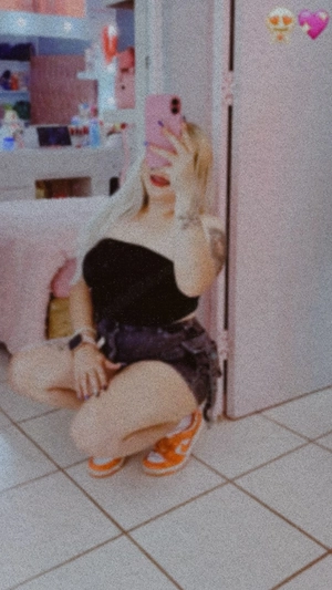 Brianaa escortă nouă la voi în zonă 