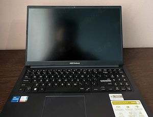 Vând Laptop ASUS VivoBook 15 A1504ZA cu procesor Intel  Core  i5-1235U pana la 4.4 GHz, 15.6".