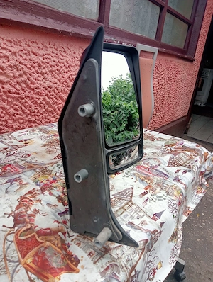 Vand oglinda partea dreapta cu brat lung Iveco Daily,in stare foarte buna.Pret:350 lei.Tel:074461392 - imagine 2
