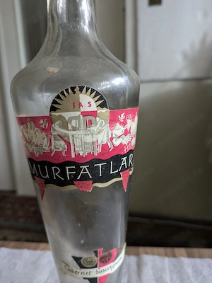 Sticla Cabernet Sauvignon de la Murfatlar, perioada comunista -1965