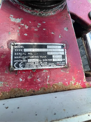 takeuchi bobcat cat hitachi jcb kubota mini excavator  - imagine 3