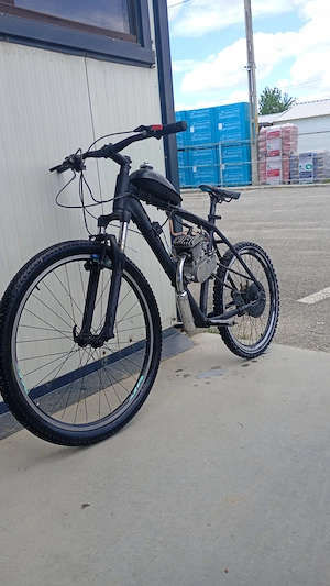 Vând bicicleta motorizata 