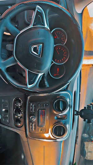 Dacia Sandero  - imagine 5