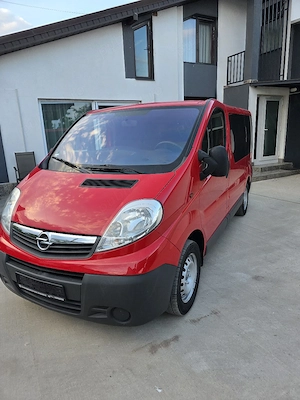 0pel vivaro 2013,8+1 locuri