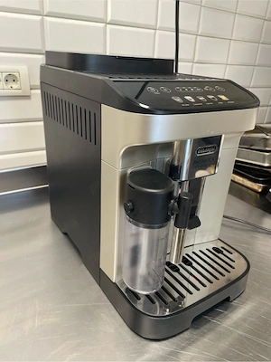 Espressor De Longhi Magnifica Evo 