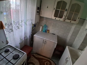 Închiriez apart 2 camere  - imagine 4