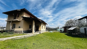 Casa P+1 cu 3576 m teren, TG-Jiu, Str Jiete, centrala termica, termopane, beci, fantana in curte