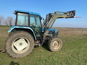 Tractor New holland 6640 Incarcator Frontal - imagine 2