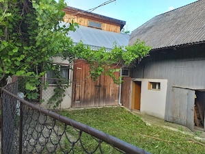 Casa de vanzare + Anexe + teren 1ha Solonet   Suceava