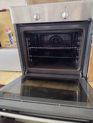 Cuptor electric Bosch.