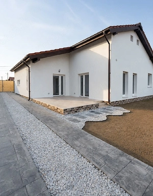 Vînd casa individuală,3 camere,garaj,710mpteren - imagine 9