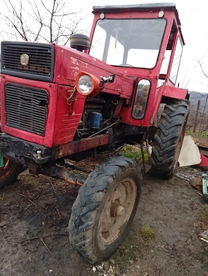 Vând sau schimb cu vaci sau vitei tractor U650  - imagine 2