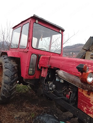 Vând sau schimb cu vaci sau vitei tractor U650  - imagine 5