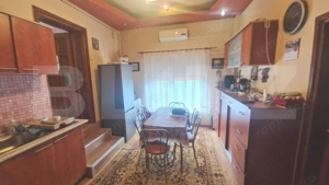 Apartament 2 camere decomandat cu 104 mp teren in acte etaj 2, Vila