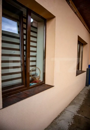 Apartament 3 camere 2 bai -in vila - 80mp  -pivnita si  parcare Central  - imagine 8