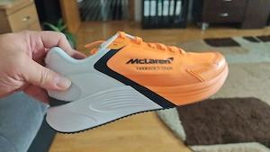 Adidasi McLaren Papaya marimea 44 produs nou - nepurtat