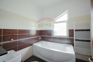 Casă cu 5 camere de vânzare, în Sânmartin - lângă Pădurea Felix - imagine 20