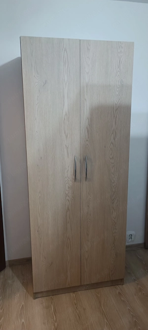 Dulap haine 200x80x52 cm   foarte spațios, stare excelentă