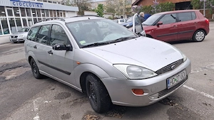 ford focus 1.6 benzina 181000km - imagine 3