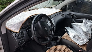 ford focus 1.6 benzina 181000km - imagine 4