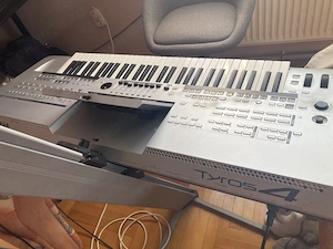 Orga Yamaha Tyros4